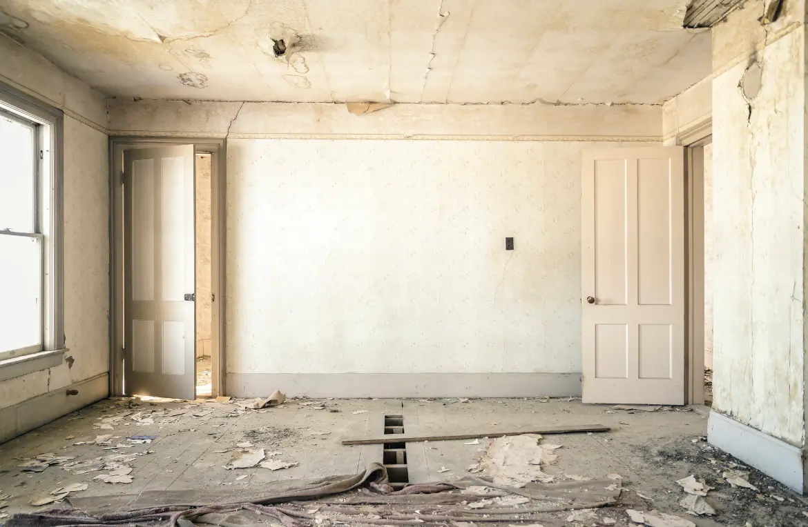 Waste disposal crew managing a cleanout project in Xenia